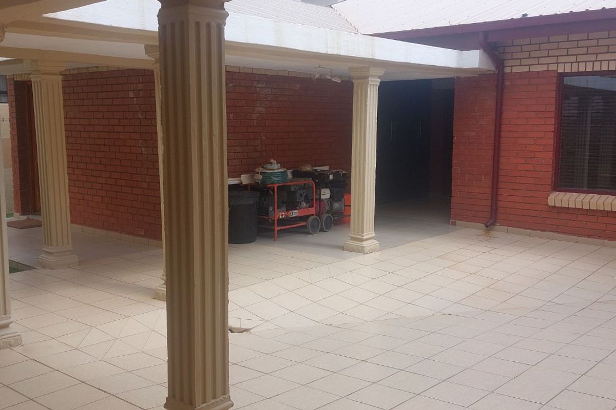 House For Sale in Bendor - Photo 5