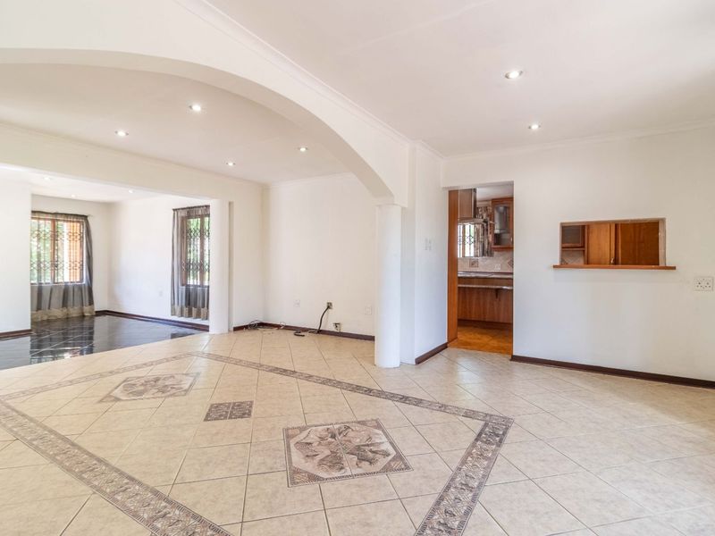 House For Sale in Meadowhurst - Photo 10