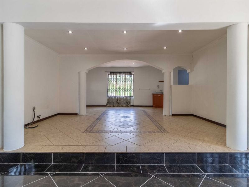 House For Sale in Meadowhurst - Photo 8