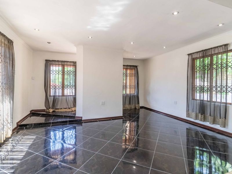 House For Sale in Meadowhurst - Photo 7