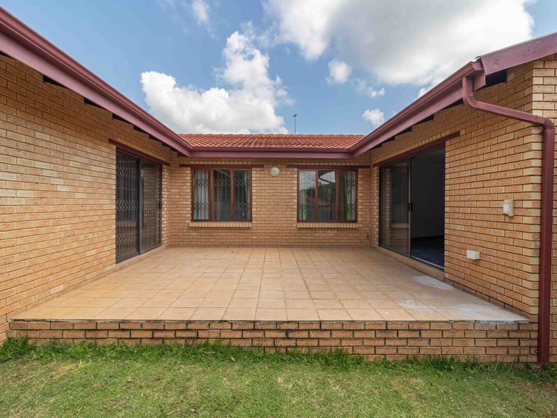 House For Sale in Meadowhurst - Photo 4