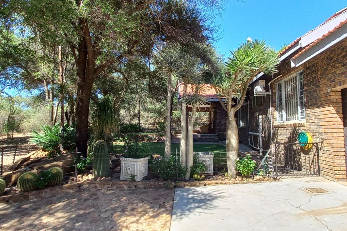 House For Sale in Leeupoort - Photo 2