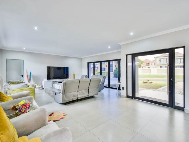 House For Sale in Savannah Country Estate - Photo 9