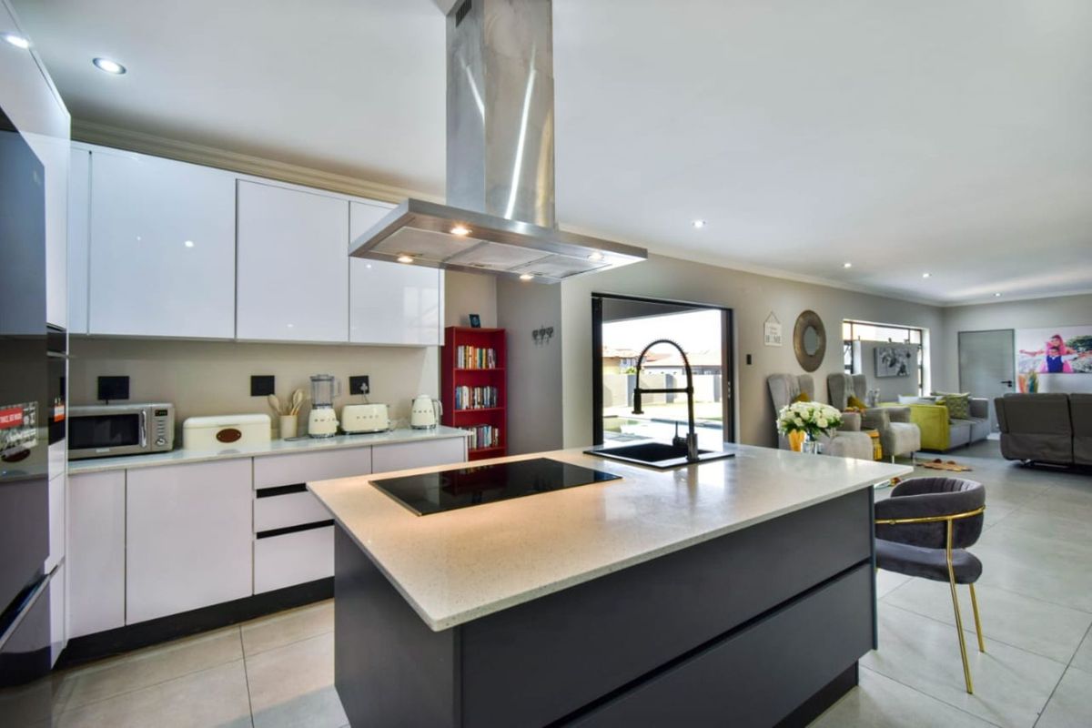 House For Sale in Savannah Country Estate - Photo 4