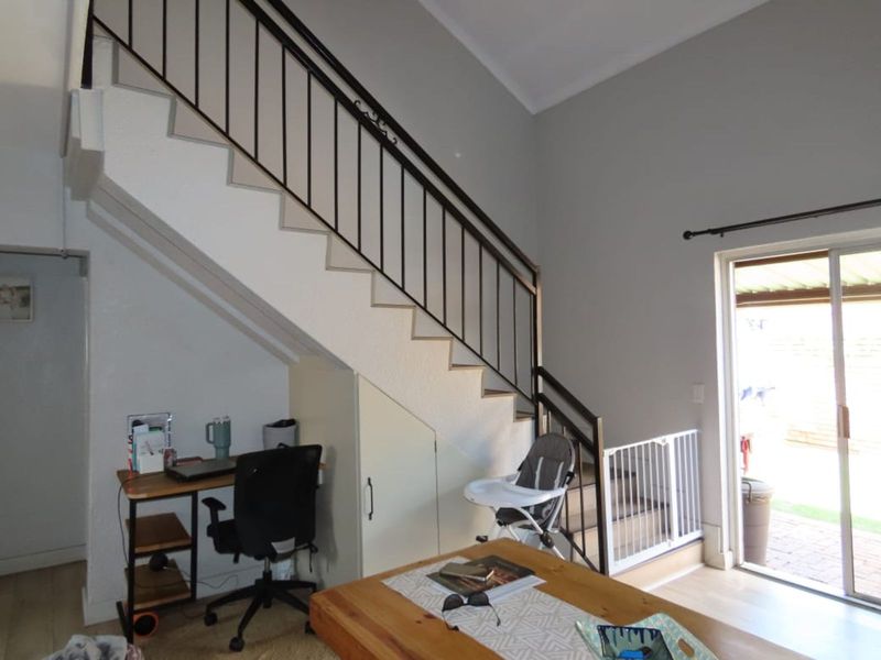 Townhouse For Sale in Hennopspark - Photo 7