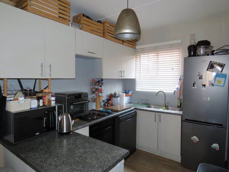 Townhouse For Sale in Hennopspark - Photo 6