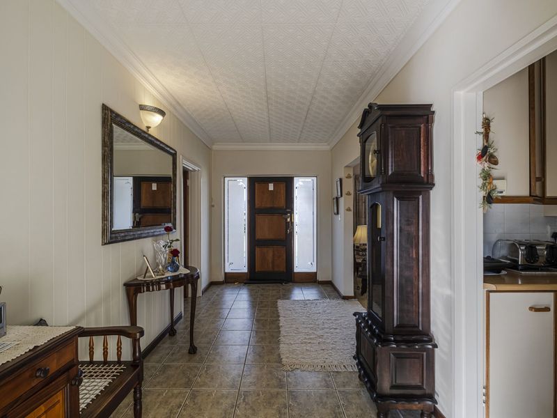 House For Sale in Bluewater Bay - Photo 4