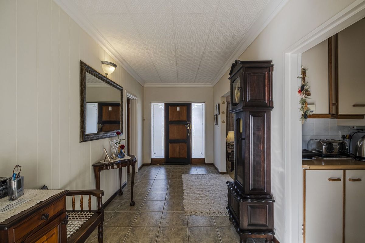 House For Sale in Bluewater Bay - Photo 4