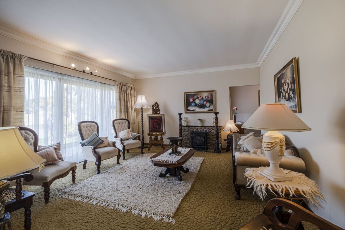 House For Sale in Bluewater Bay - Photo 5