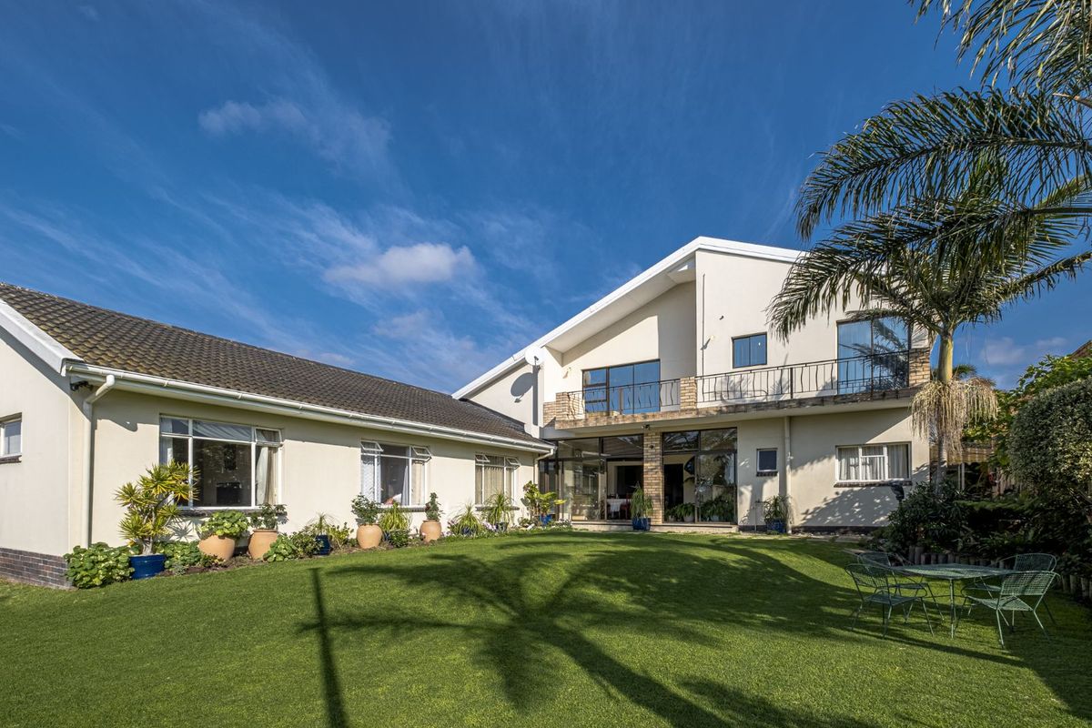House For Sale in Bluewater Bay - Photo 2