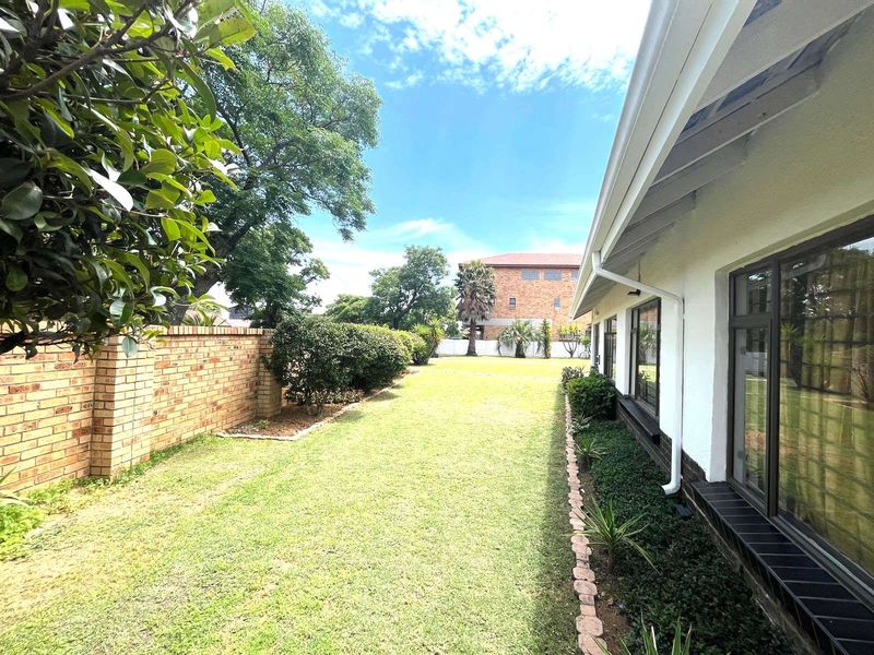 House For Sale in Robertsham - Photo 8