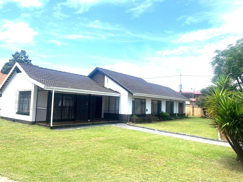 House For Sale in Robertsham - Photo 4