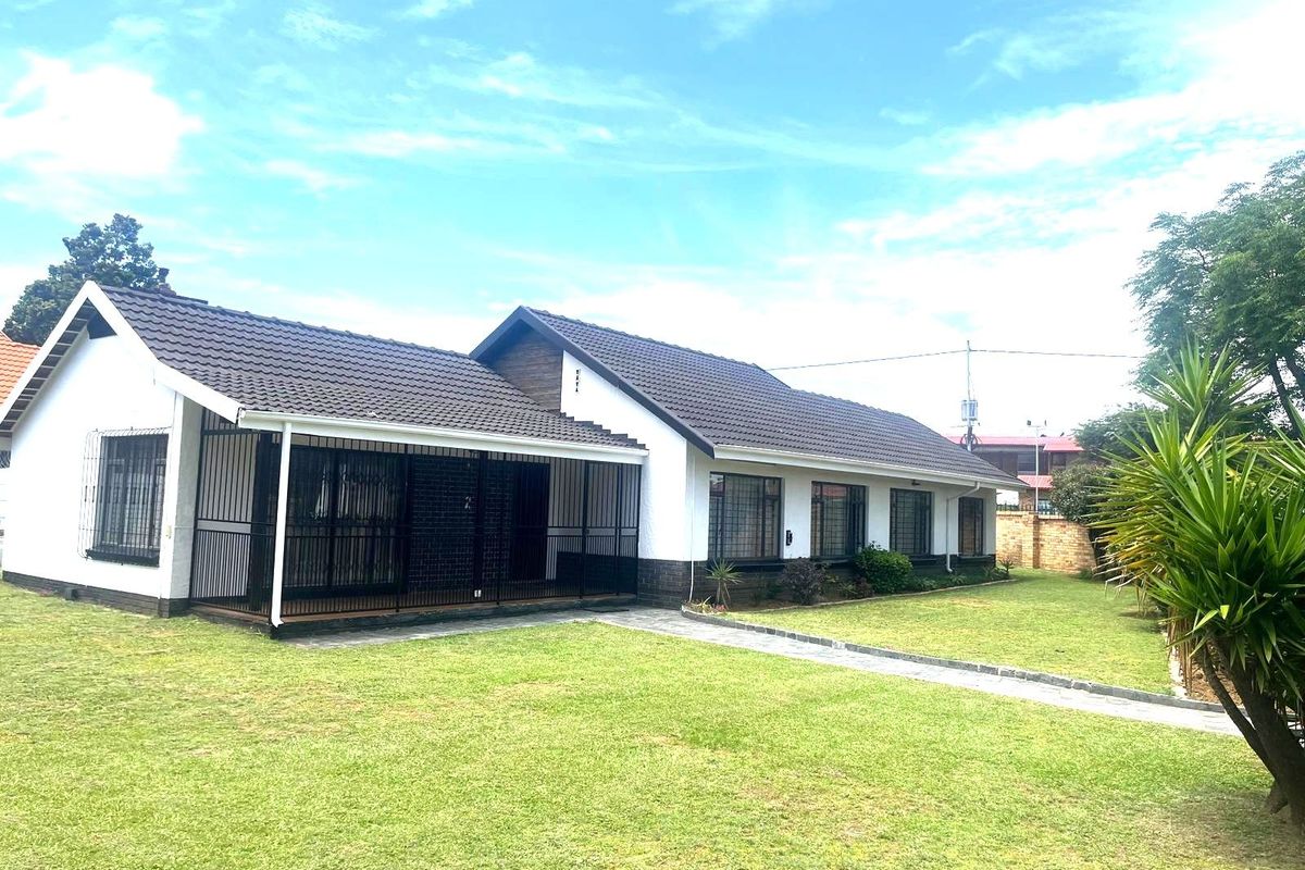 House For Sale in Robertsham - Photo 4