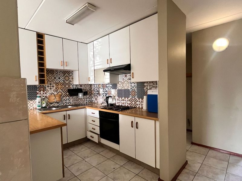 Townhouse For Sale in Glen Marais - Photo 4