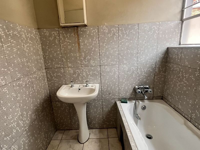 Townhouse For Sale in Glen Marais - Photo 6