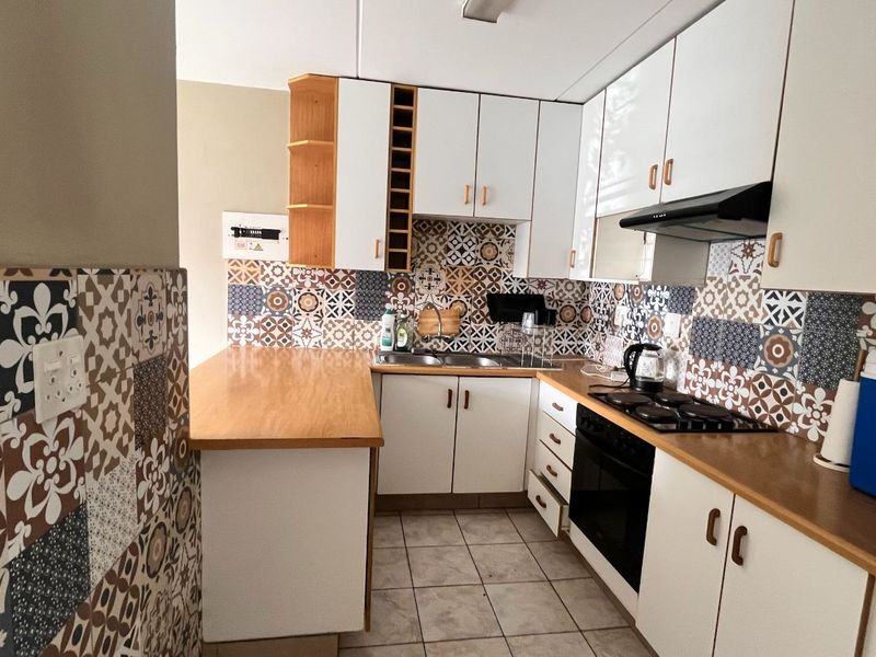 Townhouse For Sale in Glen Marais - Photo 5