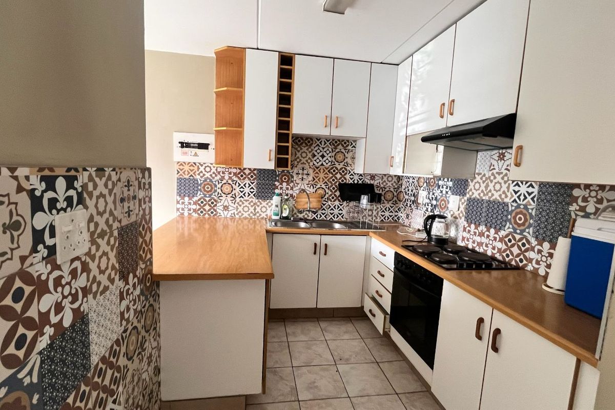 Townhouse For Sale in Glen Marais - Photo 5