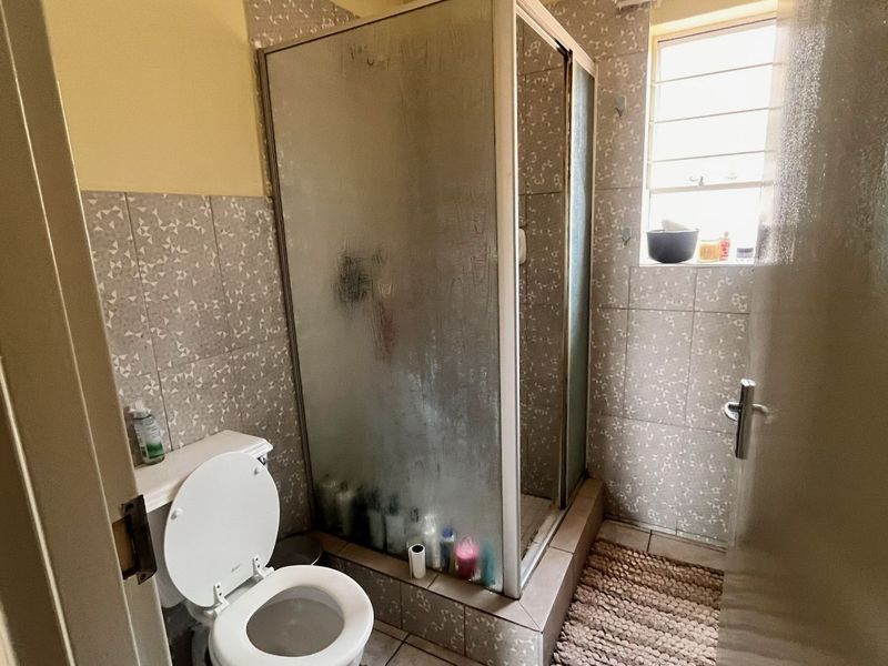 Townhouse For Sale in Glen Marais - Photo 9