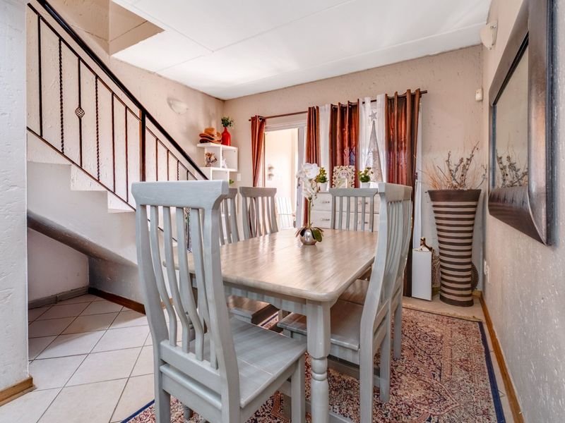 Townhouse For Sale in Noordheuwel - Photo 7