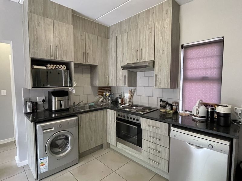 Townhouse For Sale in Atlasville - Photo 6