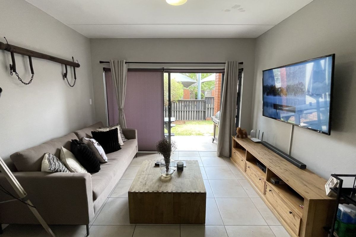 Townhouse For Sale in Atlasville - Photo 2