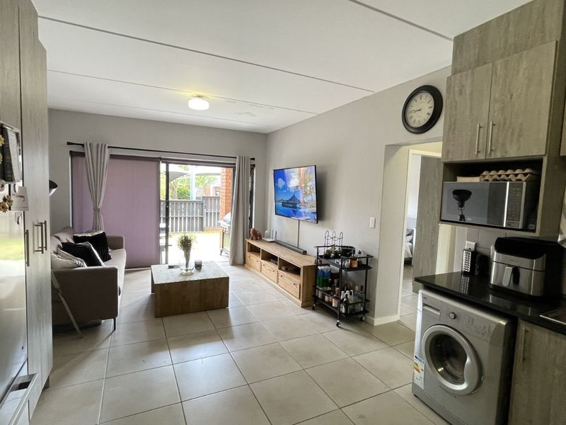 Townhouse For Sale in Atlasville - Photo 3