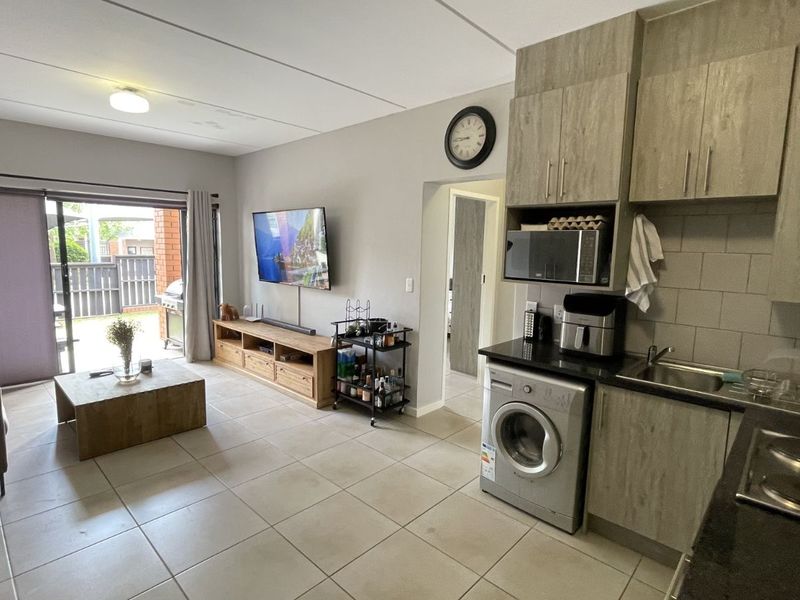 Townhouse For Sale in Atlasville - Photo 5