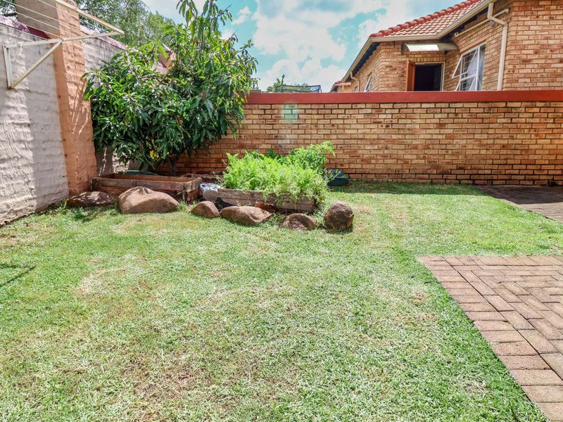 Townhouse For Sale in Monavoni - Photo 4