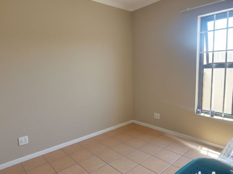 Townhouse For Sale in Fairview Golf Estate - Photo 10