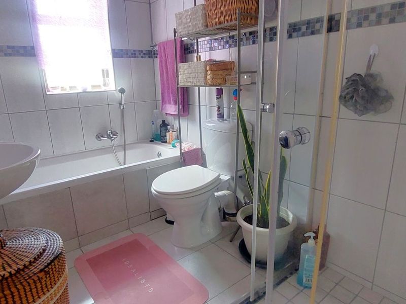 Townhouse For Sale in Fairview Golf Estate - Photo 9