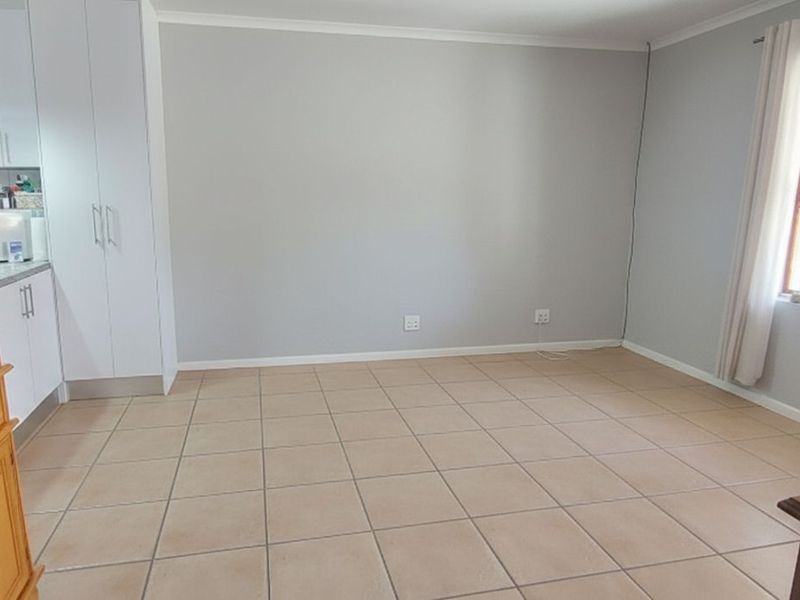 Townhouse For Sale in Fairview Golf Estate - Photo 4