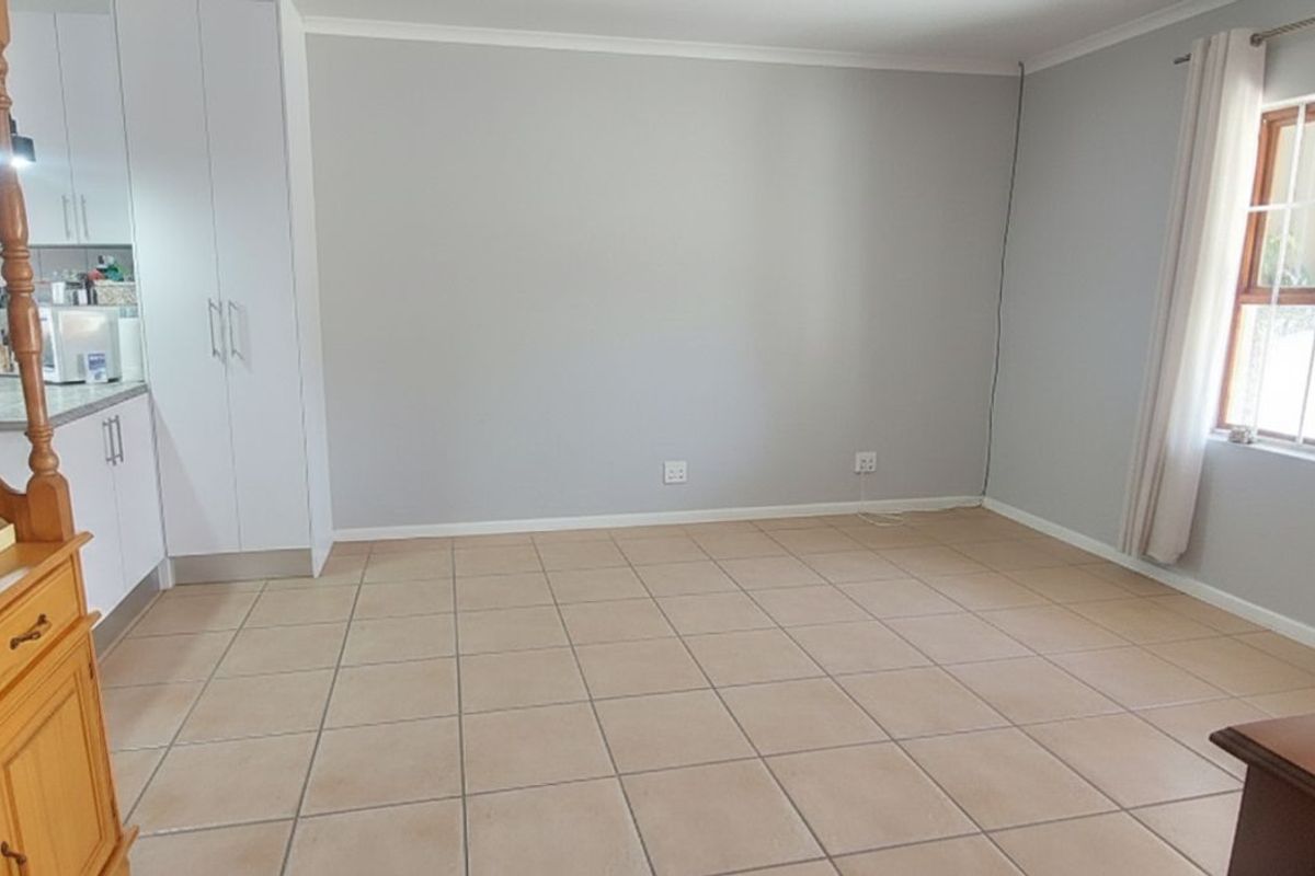 Townhouse For Sale in Fairview Golf Estate - Photo 4