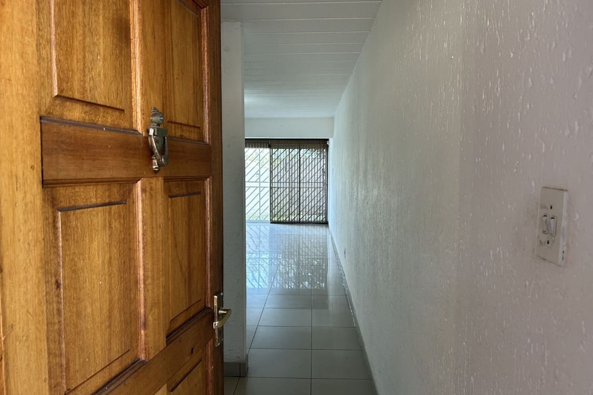 Apartment For Sale in Oakdene - Photo 3