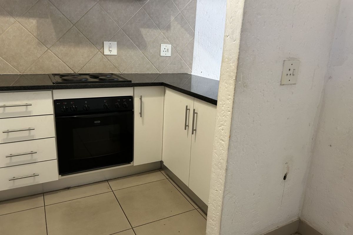 Apartment For Sale in Oakdene - Photo 5