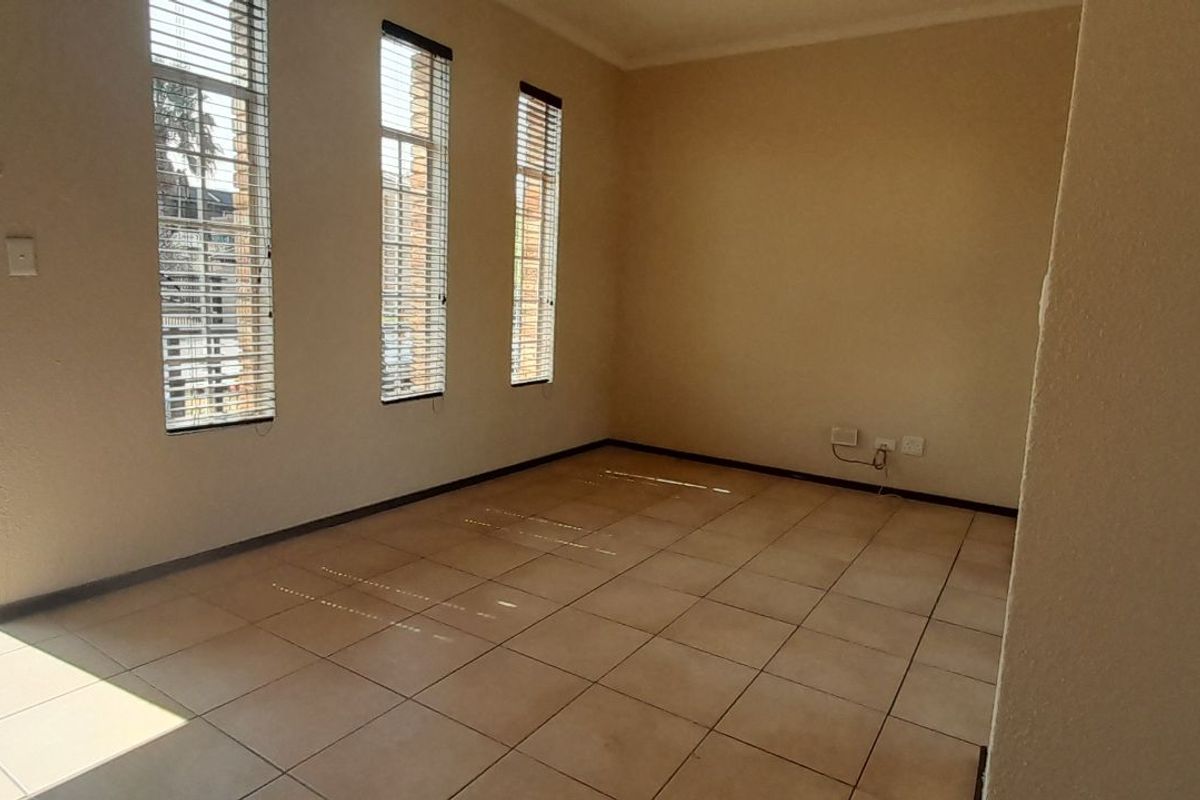 Apartment For Sale in Laser Park - Photo 3