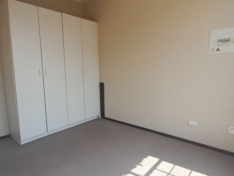 Apartment For Sale in Laser Park - Photo 9