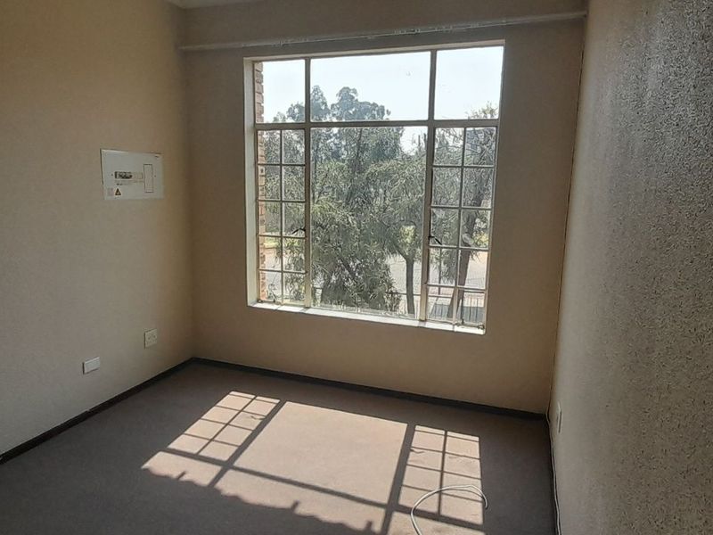 Apartment For Sale in Laser Park - Photo 8