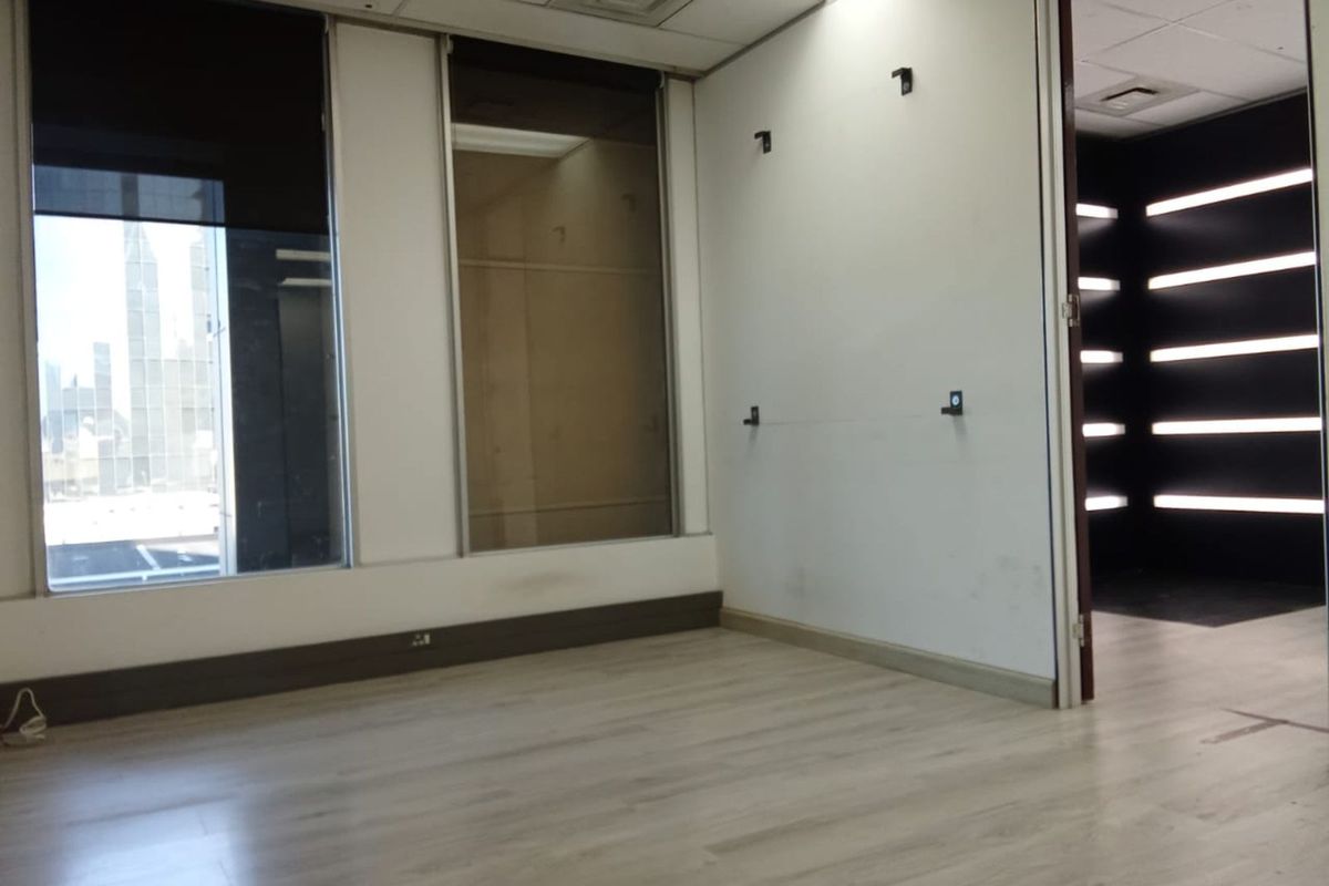 Commercial To Rent in Sandton Central - Photo 5