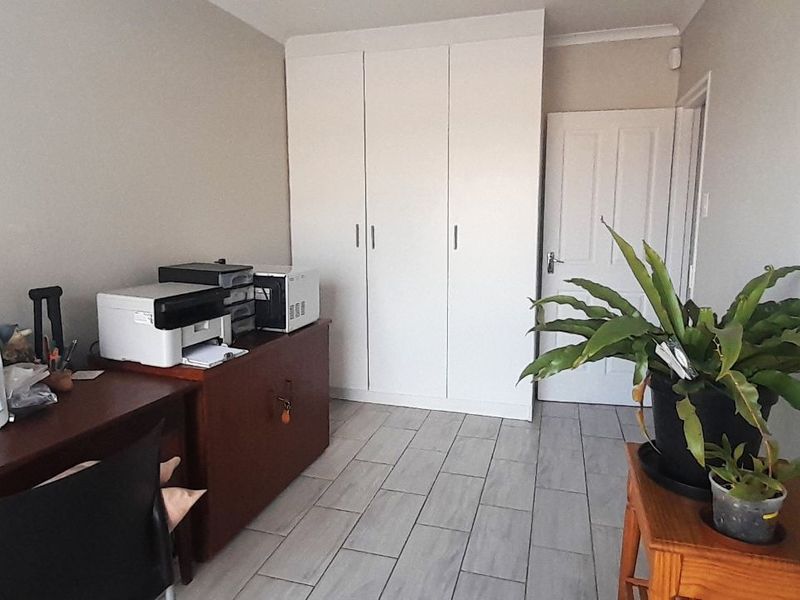 Townhouse For Sale in Noordheuwel - Photo 9