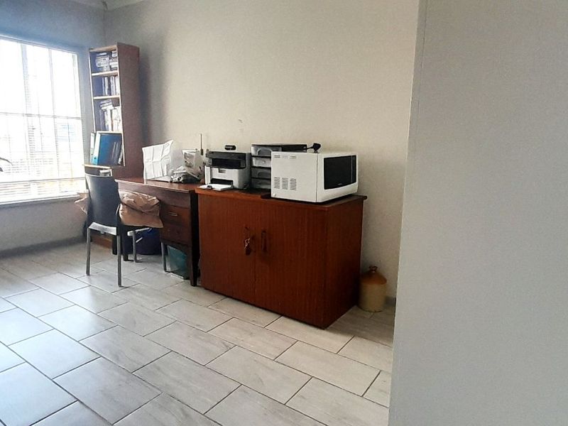 Townhouse For Sale in Noordheuwel - Photo 8