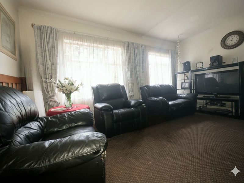 House For Sale in Secunda Central - Photo 6