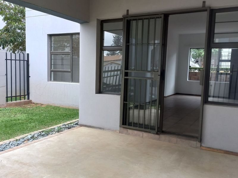 Apartment For Sale in Honeydew Grove - Photo 2