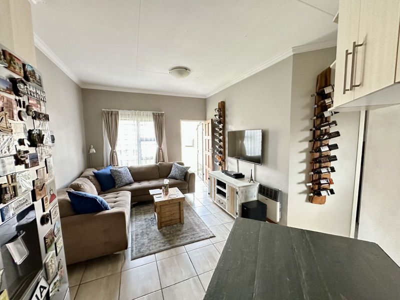 Townhouse For Sale in Terra Nova - Photo 6