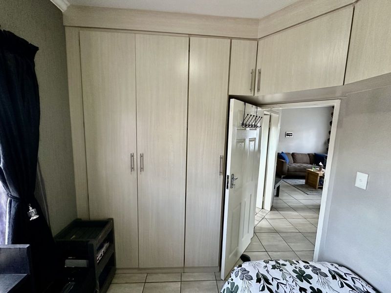 Townhouse For Sale in Terra Nova - Photo 10