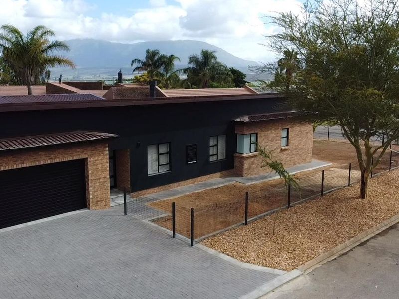 House For Sale in Riversdale Central - Photo 2