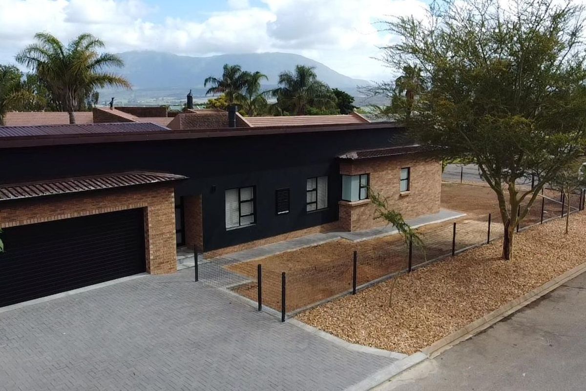 House For Sale in Riversdale Central - Photo 2