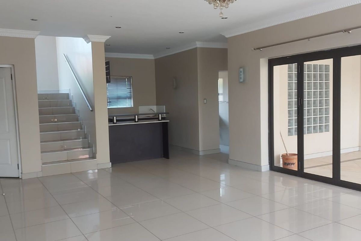 House For Sale in Savannah Country Estate - Photo 3