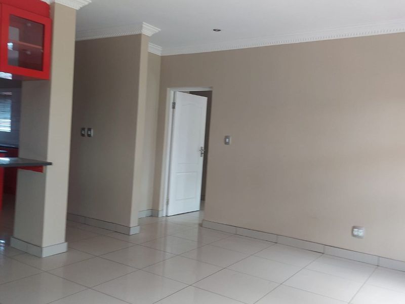 House For Sale in Savannah Country Estate - Photo 6