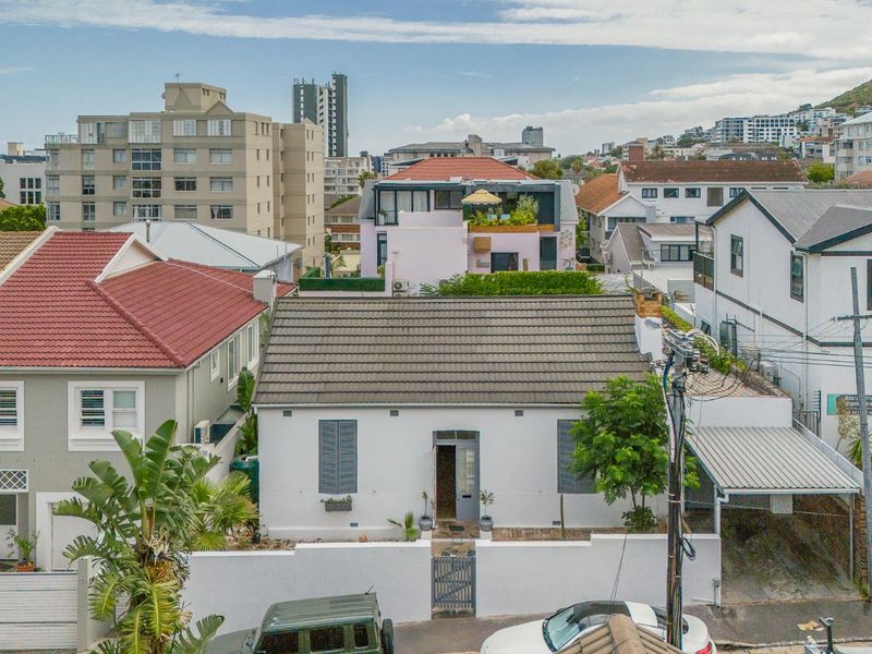 House For Sale in Sea Point - Photo 2