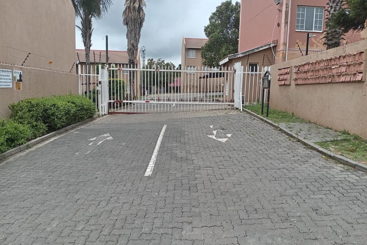 Apartment For Sale in Lindhaven - Photo 2